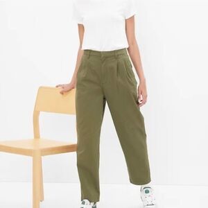 Gap EUC High Rise Pleated Chino Pants Khaki Green Size 6?